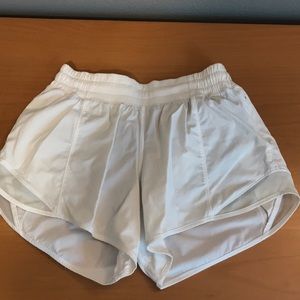 lululemon hotty hot shorts 4 in